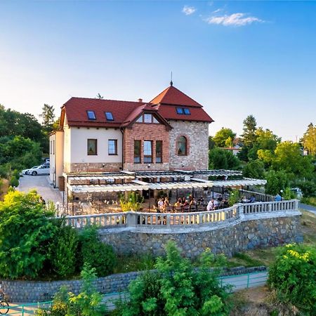 Hotel Plumlov Mostkovice Екстер'єр фото