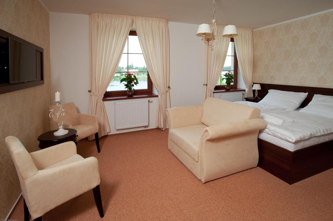 Hotel Plumlov Mostkovice Номер фото