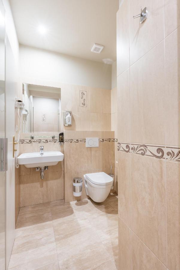 Hotel Plumlov Mostkovice Екстер'єр фото