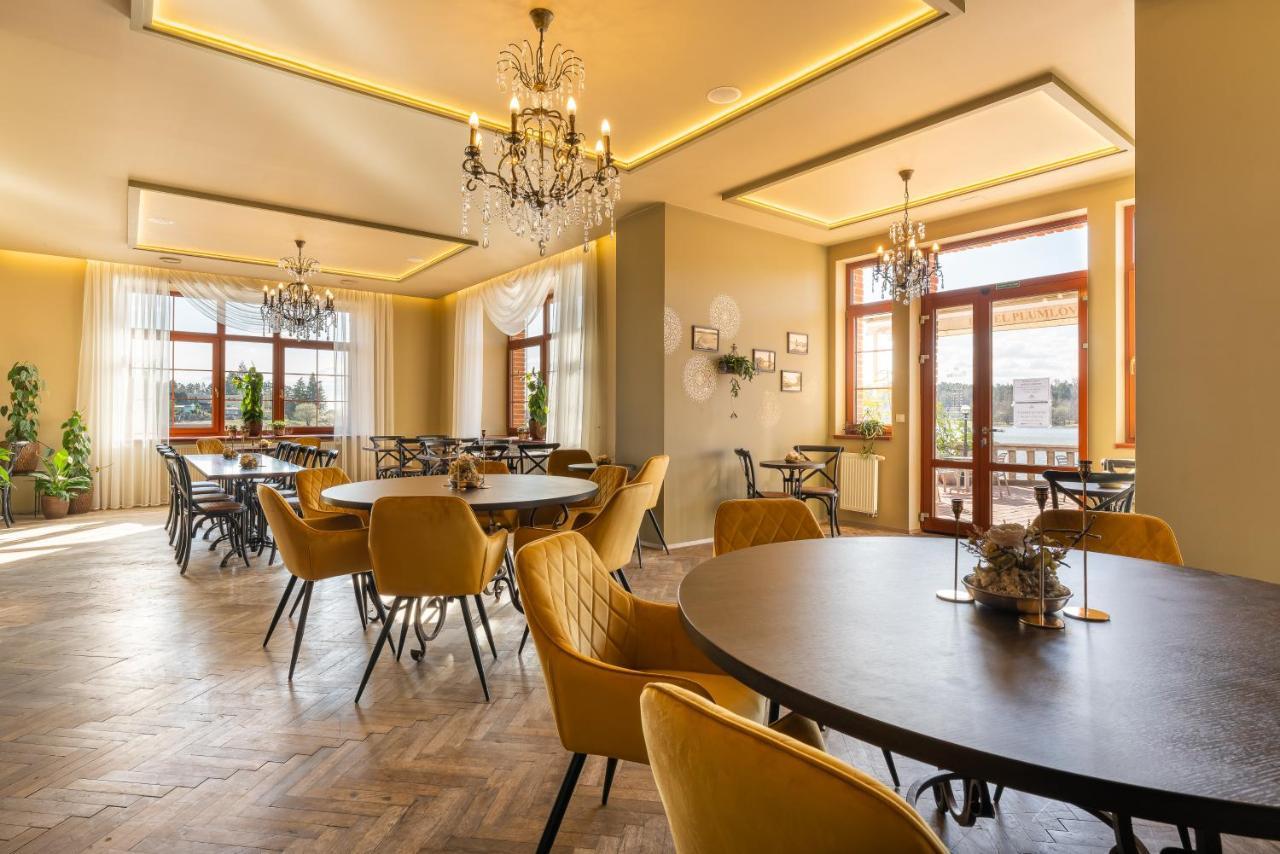 Hotel Plumlov Mostkovice Екстер'єр фото