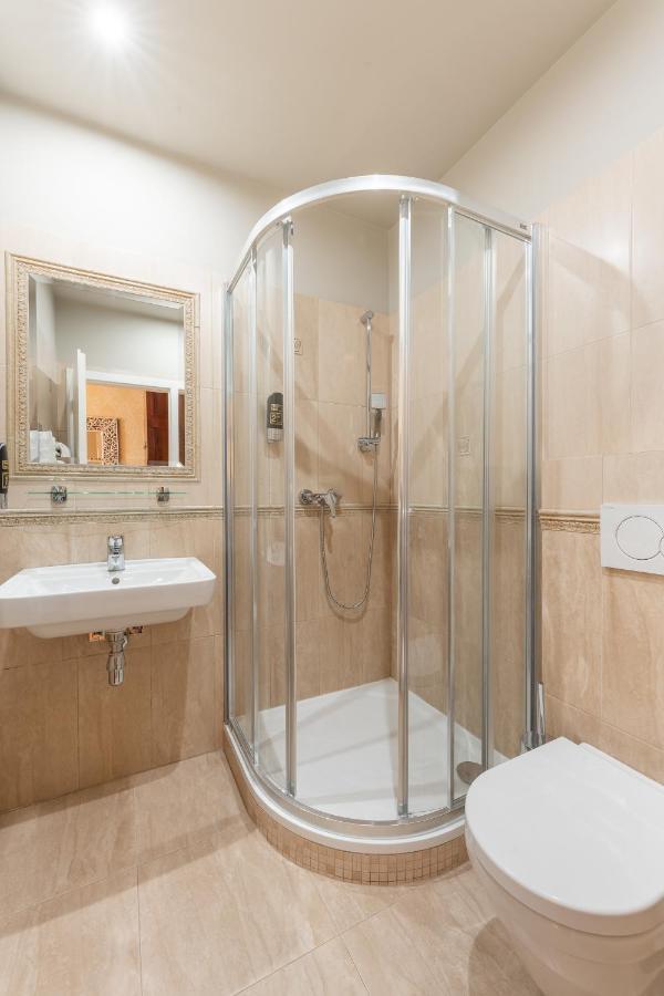Hotel Plumlov Mostkovice Екстер'єр фото