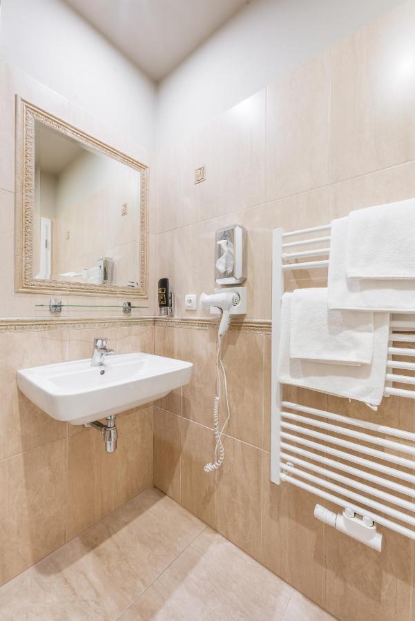 Hotel Plumlov Mostkovice Екстер'єр фото