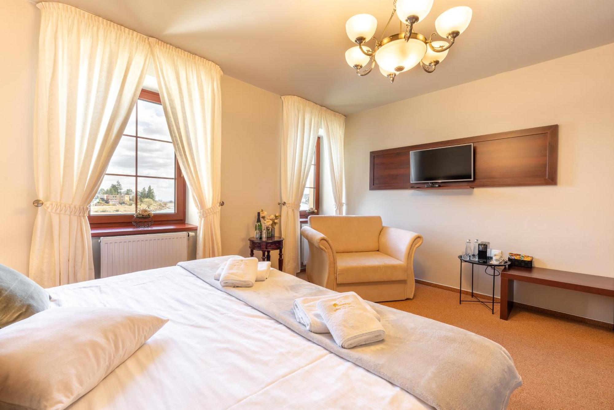 Hotel Plumlov Mostkovice Екстер'єр фото