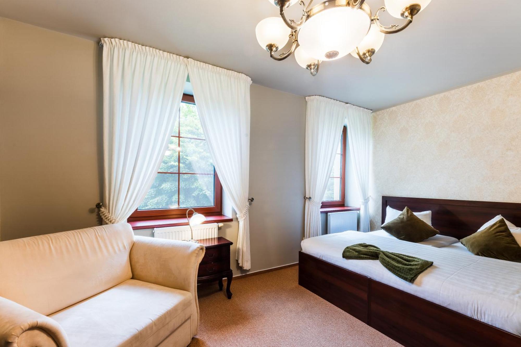 Hotel Plumlov Mostkovice Екстер'єр фото